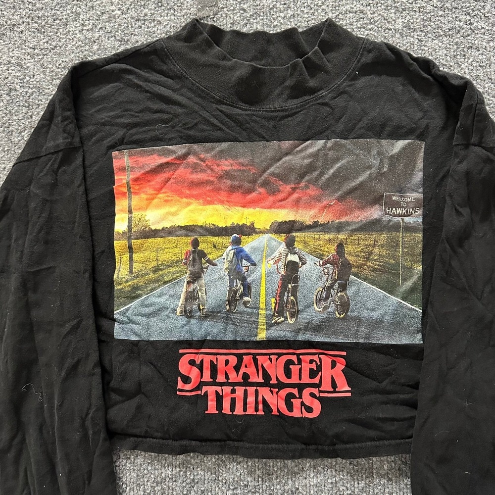 Stranger Things Shirt Womens Size L Black Long Sleeve Cropped Graphic Mock Neck